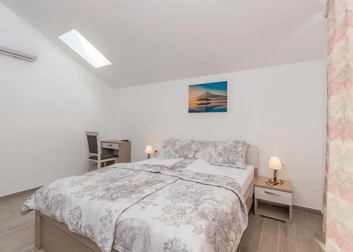 0-bedroom In ביוגראד נה מורו